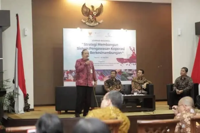 Koperasi Perlu Pelajari Sistem Pengawasan dari OJK Koperasi Perlu Pelajari Sistem Pengawasan dari OJK