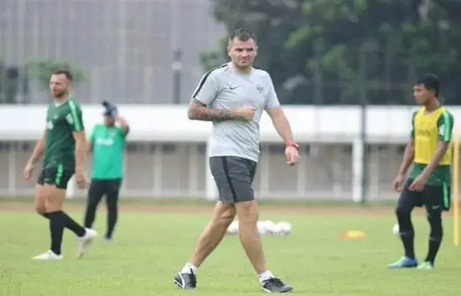 Simon McMenemy Gelar TC Timnas Senior di Cikarang Simon McMenemy Gelar TC Timnas Senior di Cikarang