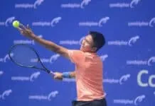 Petenis Tuan Rumah Bertumbangan Petenis Tuan Rumah Bertumbangan