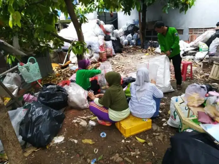 Bank Sampah Mawar 10 Berbenah Jadi Koperasi Bank Sampah Mawar 10 Berbenah Jadi Koperasi