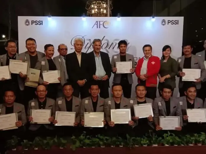 PSSI Berikan Penghargaan 20 Pelatih Lisensi AFC Pro PSSI Berikan Penghargaan 20 Pelatih Lisensi AFC Pro