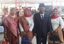 Sejumlah Anggota DPRD Bawa 3 Istrinya Saat Pelantikan Sejumlah Anggota DPRD Bawa 3 Istrinya Saat Pelantikan