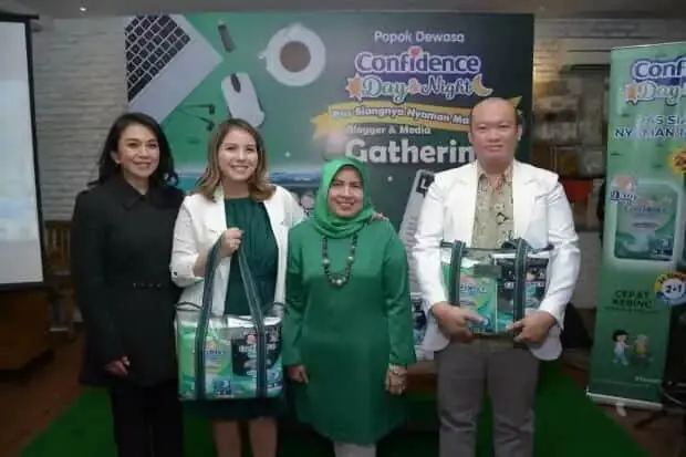 Penuhi Kebutuhan Para Lansia, Confidence Meluncurkan Popok Dewasa Day and Night Penuhi Kebutuhan Para Lansia, Confidence Meluncurkan Popok Dewasa Day and Night