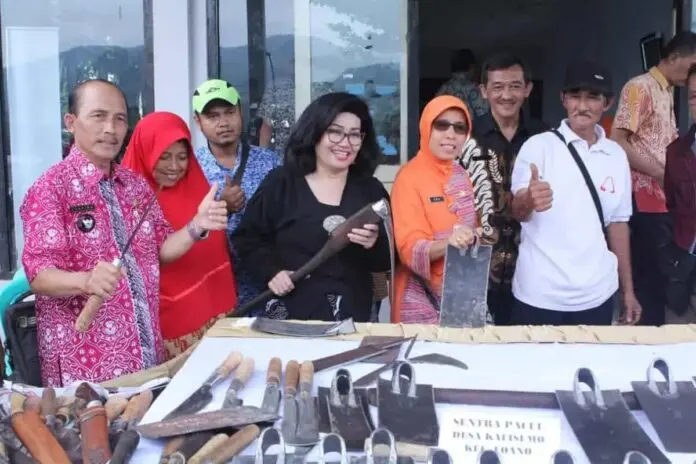 Perajin Cangkul Purworejo Didorong Berkoperasi agar Lebih Efisien Perajin Cangkul Purworejo Didorong Berkoperasi agar Lebih Efisien