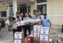 Inilah Bantuan Kemanusiaan Universitas Moestopo kepada Korban Banjir di Lebak Banten Inilah Bantuan Kemanusiaan Universitas Moestopo kepada Korban Banjir di Lebak Banten