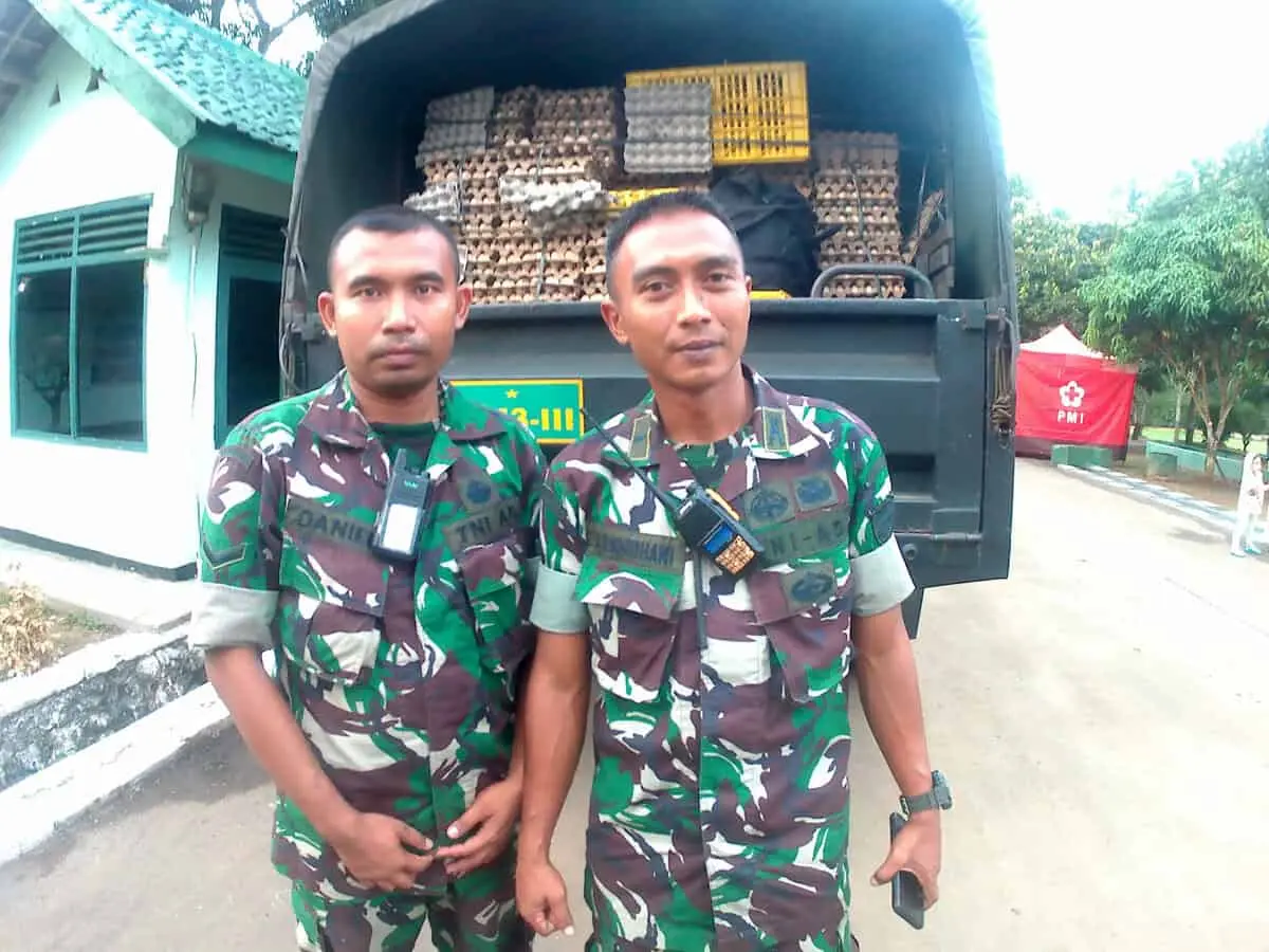 Pengungsi Bencana Alam Lebak Bertahan di Sekolah Militer DODIKLATPUR Pengungsi Bencana Alam Lebak Bertahan di Sekolah Militer DODIKLATPUR