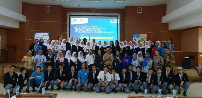 UMB Dorong Pelajar Cerdas Hadapi Media Sosial UMB Dorong Pelajar Cerdas Hadapi Media Sosial