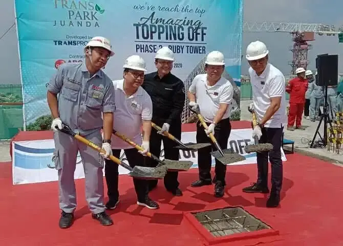 Topping Off Phase 3 Ruby Tower Transpark Juanda, 80 Persen Sudah Terjual Topping Off Phase 3 Ruby Tower Transpark Juanda, 80 Persen Sudah Terjual