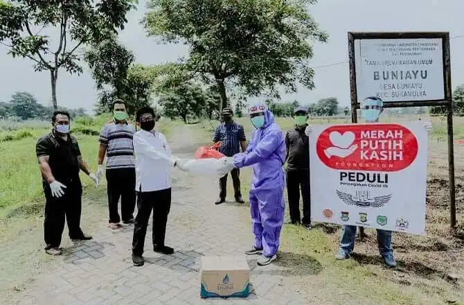 Kepedulian Pengusaha untuk Para Penggali Kubur COVID-19 Kepedulian Pengusaha untuk Para Penggali Kubur COVID-19
