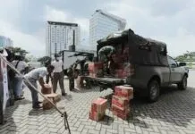 Lawan COVID-19, JHL Group Sumbang Ribuan Perlengkapan Medis untuk Berbagai Rumah Sakit di Tangerang Lawan COVID-19, JHL Group Sumbang Ribuan Perlengkapan Medis untuk Berbagai Rumah Sakit di Tangerang