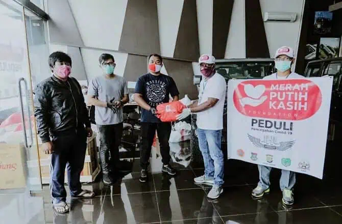 PSSI Pers Bersama Merah Putih Kasih Foundation, Salurkan 250 Sembako dan 100 APD PSSI Pers Bersama Merah Putih Kasih Foundation, Salurkan 250 Sembako dan 100 APD
