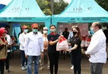 Kemensos Berikan 1000 Paket Sembako dan Makanan Siap Saji Bagi Anak Jalanan Kemensos Berikan 1000 Paket Sembako dan Makanan Siap Saji Bagi Anak Jalanan
