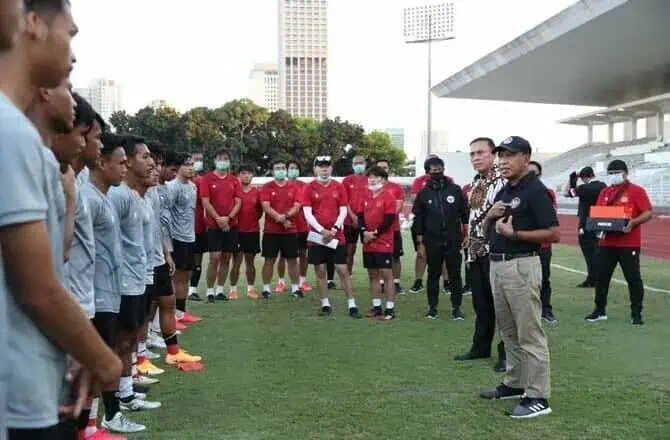 Menpora Motivasi Timnas U-19 Yang Akan Berlatih ke Kroasia Menpora Motivasi Timnas U-19 Yang Akan Berlatih ke Kroasia
