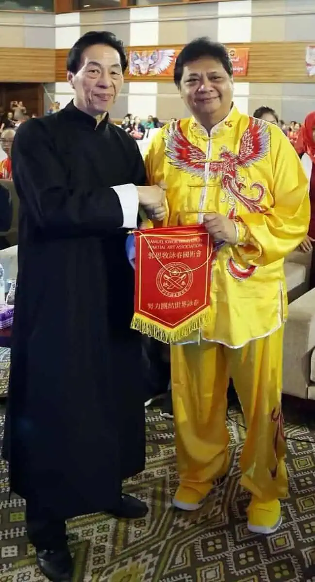 Dapat Penghargaan, Airlangga Hartarto Miliki Figur Pendekar Kungfu Sejati Dapat Penghargaan, Airlangga Hartarto Miliki Figur Pendekar Kungfu Sejati
