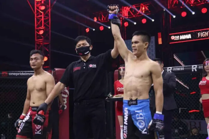 Aep Saepudin Masih yang Terbaik, Billy Pasulatan Juara Baru Kelas Strawweight One Pride MMA Aep Saepudin Masih yang Terbaik, Billy Pasulatan Juara Baru Kelas Strawweight One Pride MMA