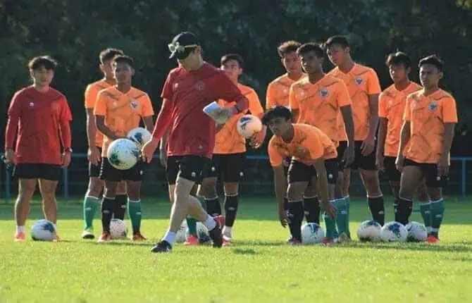 Batal Uji Coba Lawan Bosnia, Timnas U-19 Jalani Laga Internal Batal Uji Coba Lawan Bosnia, Timnas U-19 Jalani Laga Internal