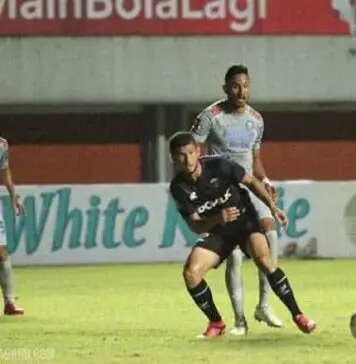 Kandaskan Persita 3-1, Persib Pimpin Klasemen Grup D Kandaskan Persita 3-1, Persib Pimpin Klasemen Grup D