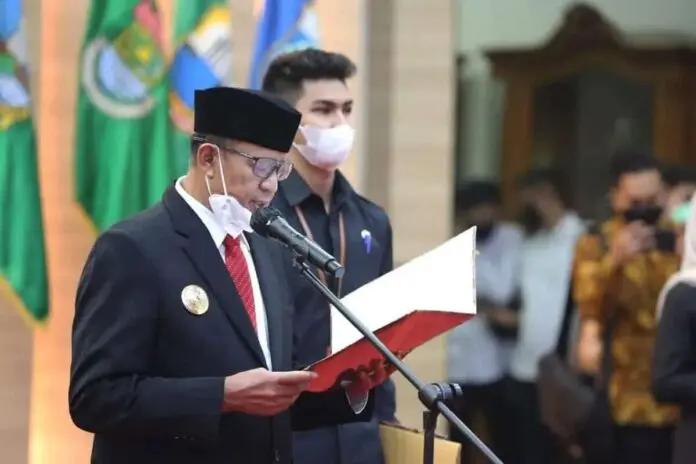 Gubernur Wahidin Halim melantik Bupati Pandeglang dan Walikota Tangsel Gubernur Wahidin Halim melantik Bupati Pandeglang dan Walikota Tangsel