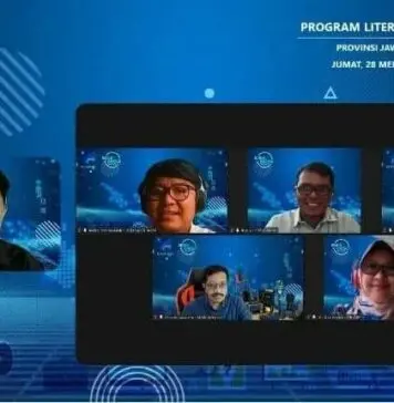 Webinar Literasi Digital Surabaya, Indonesia Makin Cakap Digital