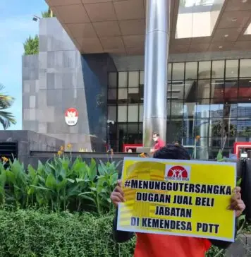 Komunitas Cinta Bangsa Lakukan Aksi Desak KPK Usut Tuntas Dugaan Jual Beli Jabatan di Kemendes PDTT