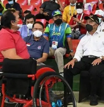 Dua Menteri Kunjungi Venue Para Bulu Tangkis Peparnas 2021