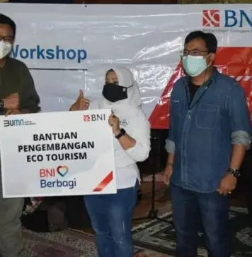 BNI Bantu Kelompok Tani Bangun Ekowisata di Hutan Organik Megamendung BNI Bantu Kelompok Tani Bangun Ekowisata di Hutan Organik Megamendung