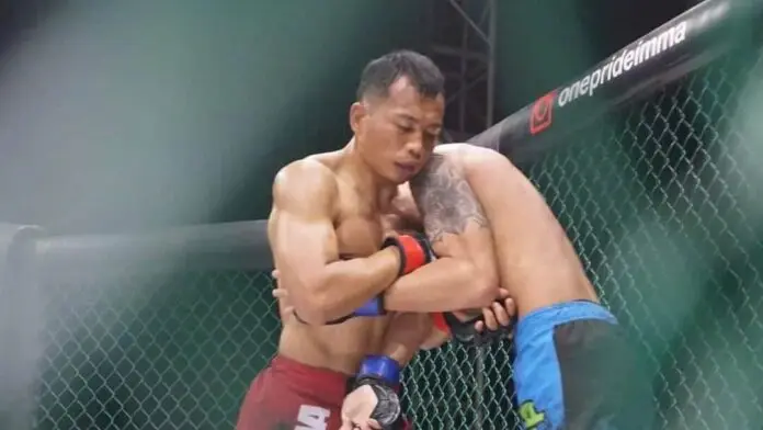 Gugun Pertahankan Sabuk Bantamweight OnePride MMA Gugun Pertahankan Sabuk Bantamweight OnePride MMA