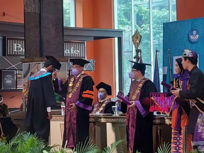 1.019 Mahasiswa Polimedia Kreatif di Jakarta, Medan dan Makassar Diwisuda
