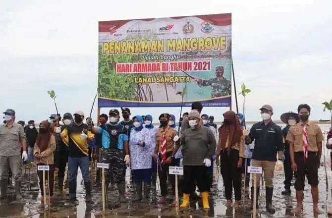 Bakrie Amanah Tanam 7000 Pohon