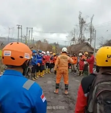 Aksi Kemanusiaan Bakrie Tanggap Bencana Alam Erupsi Gunung Semeru di Candipuro Lumajang Aksi Kemanusiaan Bakrie Tanggap Bencana Alam Erupsi Gunung Semeru di Candipuro Lumajang