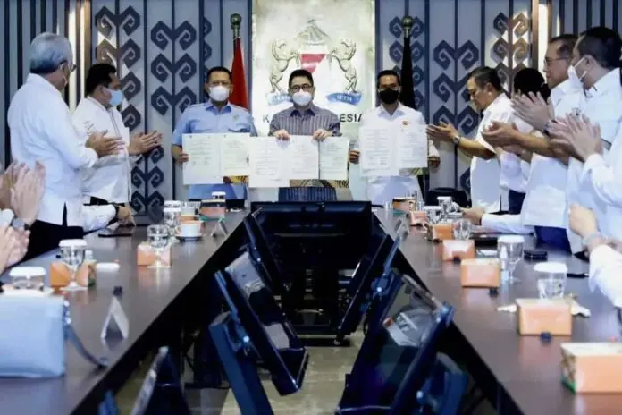 PB PRSI Dan Kadin Indonesia MoU