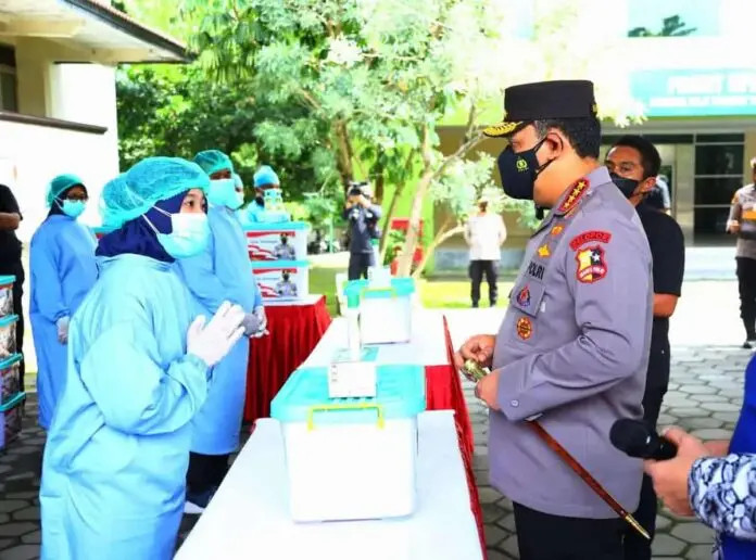 Kapolri Apresiasi Warga yang Pilih Dirawat di Isoter Karena Ikut Kendalikan Laju Covid-19 Kapolri Apresiasi Warga yang Pilih Dirawat di Isoter Karena Ikut Kendalikan Laju Covid-19