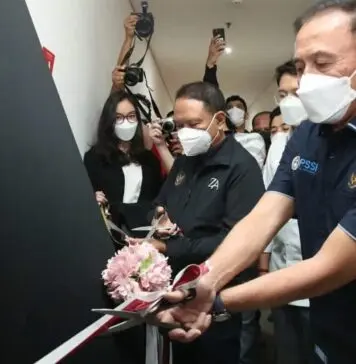 Menpora Resmikan Medical Center PSSI