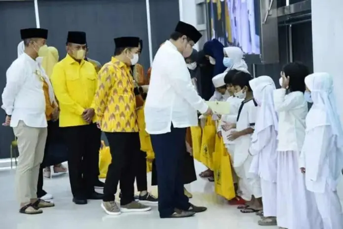 Santuni Anak Yatim, Airlangga Didoakan Jadi Presiden 2024 Santuni Anak Yatim, Airlangga Didoakan Jadi Presiden 2024