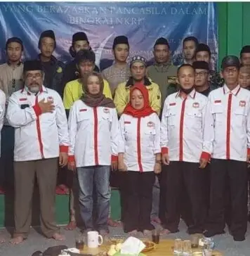 ALMAGARI dan Umat Islam Garut Siap Jaga NKRI dari Ideologi Perusak Bangsa ALMAGARI dan Umat Islam Garut Siap Jaga NKRI dari Ideologi Perusak Bangsa