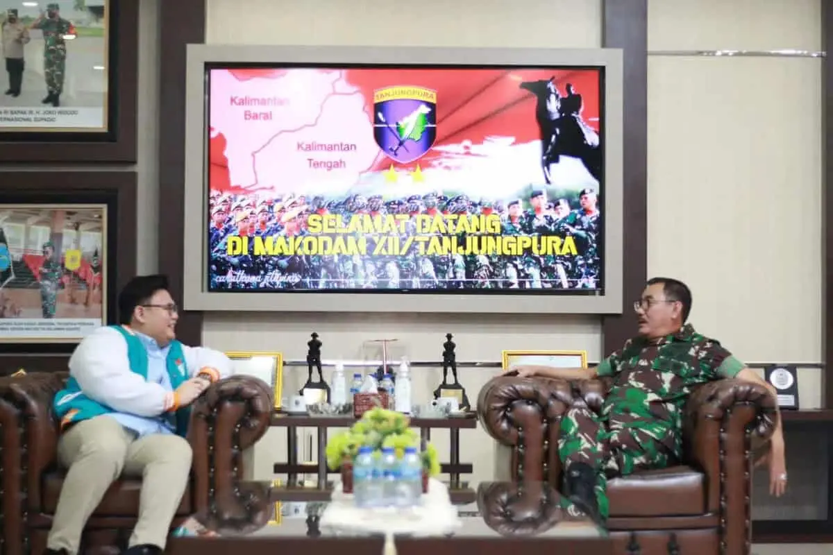 Topindoku dan KODAM XII Tanjungpura Salurkan Bahan Pokok kepada Masyarakat Kalbar Jelang Idul Fitri 1443 H