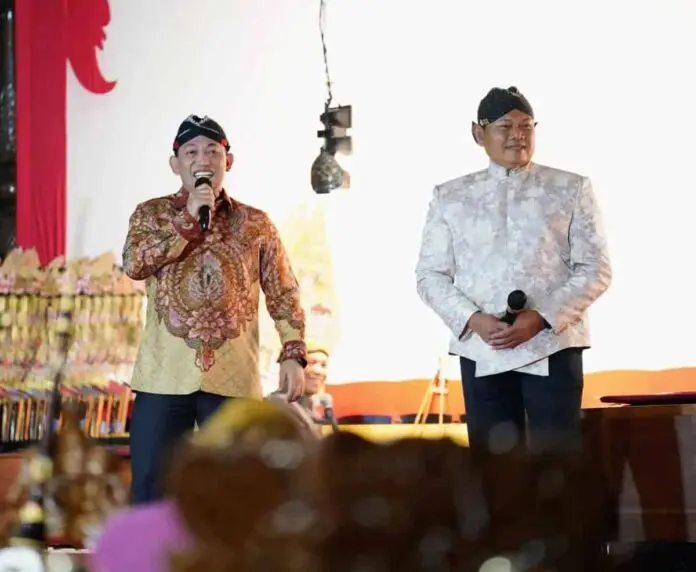 Pagelaran Wayang Kulit, Kapolri: Pelestarian Budaya Hingga Dekat dengan Masyarakat Pagelaran Wayang Kulit, Kapolri: Pelestarian Budaya Hingga Dekat dengan Masyarakat