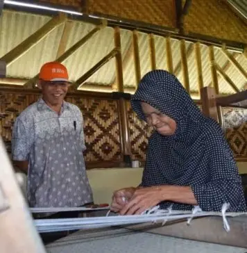 Bersama BNI, Abah Eje Bangun Desa Lewat Kerajinan Mendong