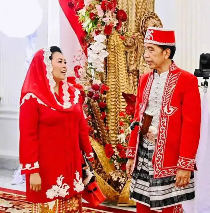 Pilih Busana Jangan Sampai Saltum. Ini, kata ahlinya. Pilih Busana Jangan Sampai Saltum. Ini, kata ahlinya.