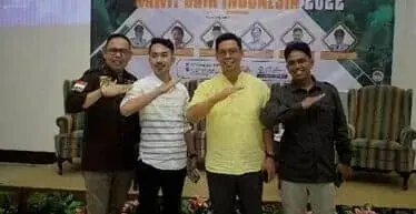 Kelapa Sawit Komoditas Strategis bagi Perekonomian Masyarakat Kelapa Sawit Komoditas Strategis bagi Perekonomian Masyarakat