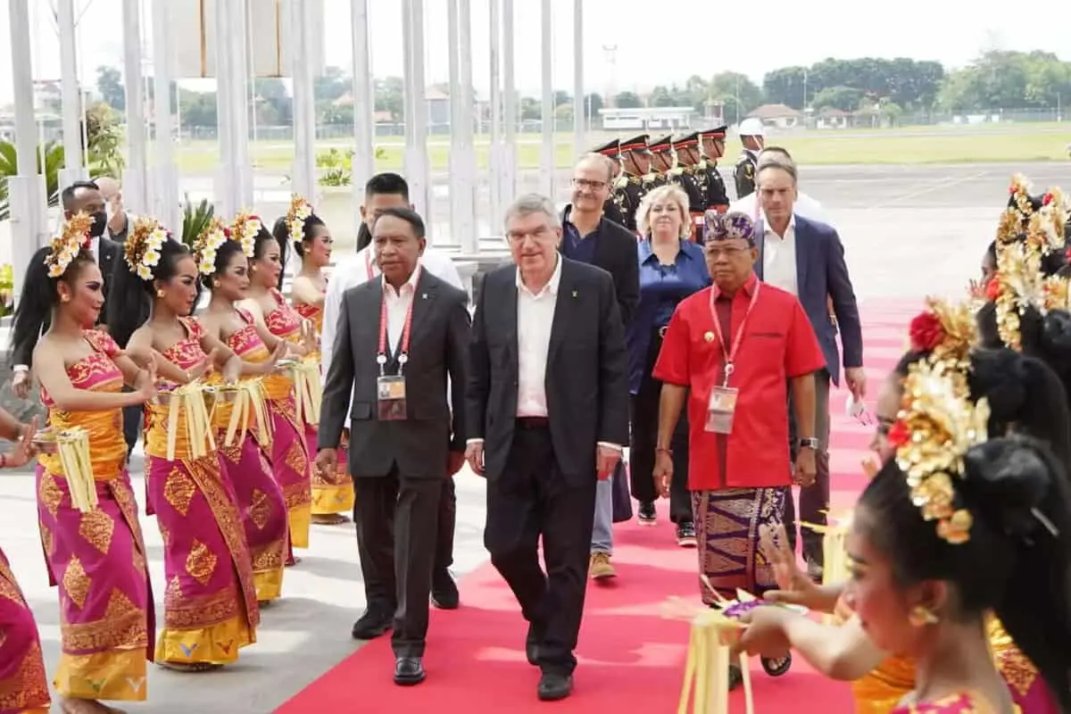 Menpora Zainudin Amali Sambut Kedatangan Presiden IOC di Bali