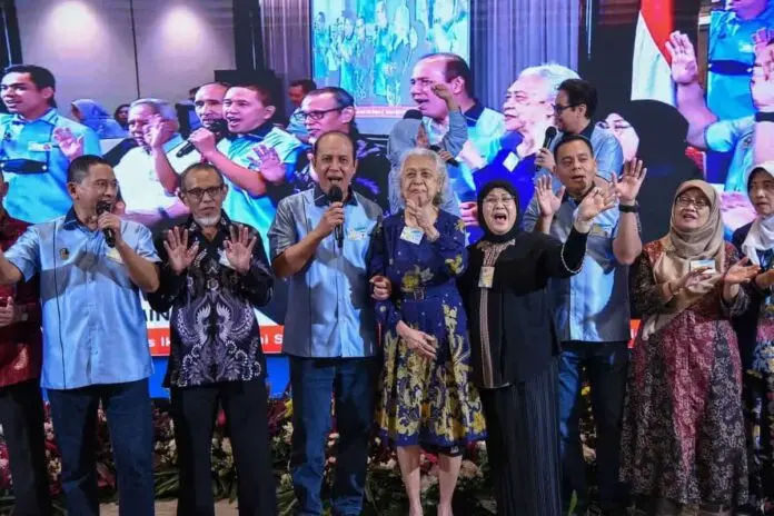 Kepala BNPT, Komjen Pol Boy Rafli Amar Terpilih Sebagai Ketum IKASMAN37JKT: Siap Dampingi SMAN 37 Menjadi Calon Sekolah Adiwiyata Nasional Kepala BNPT, Komjen Pol Boy Rafli Amar Terpilih Sebagai Ketum IKASMAN37JKT: Siap Dampingi SMAN 37 Menjadi Calon Sekolah Adiwiyata Nasional