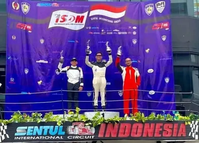 Pembalap Riau Dypo Fitra Bersinar dengan 2 Podium di Seri Pamungkas ISSOM