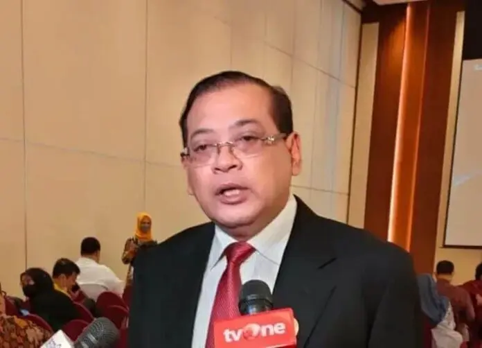 Pengamat Kebijakan Publik Nilai Aksi Tendang Pintu Komisioner KIP Tak Etis Dan Bisa Dipidana Pengamat Kebijakan Publik Nilai Aksi Tendang Pintu Komisioner KIP Tak Etis Dan Bisa Dipidana