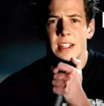 Lirik Lagu Perfect dan Terjemahan - Simple Plan