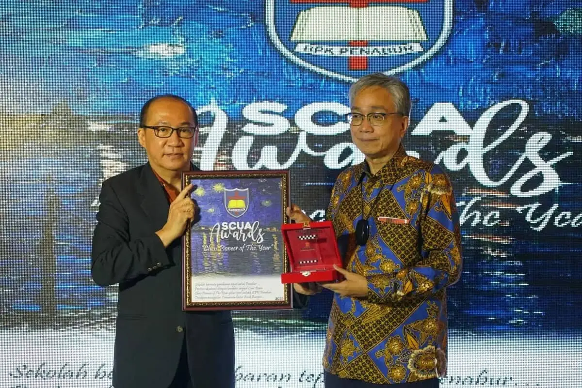 Puluhan Siswa Berprestasi Raih SCUA Award 2023 Puluhan Siswa Berprestasi Raih SCUA Award 2023