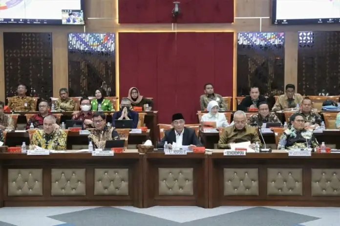 Plt Menpora Tegaskan Sikap Pemerintah Terkait  Piala Dunia U-20 pada Raker Bersama Komisi X DPR RI