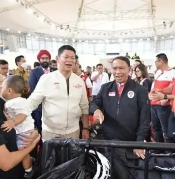 Menpora Beri Semangat Atlet Balap Sepeda Indonesia  yang Tampil di  Tissot UCI Track Nation Cup 2023