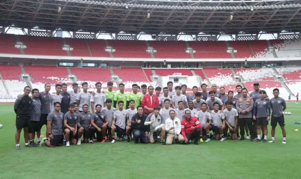 Temui Timnas U-20, Presiden Jokowi Minta Pemain Jangan Patah Semangat Temui Timnas U-20, Presiden Jokowi Minta Pemain Jangan Patah Semangat
