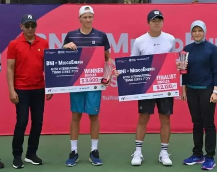 BNI-MedcoEnergi International Tennis M25K Seri II : Leo Borg Juara Tunggal Putra BNI-MedcoEnergi International Tennis M25K Seri II : Leo Borg Juara Tunggal Putra